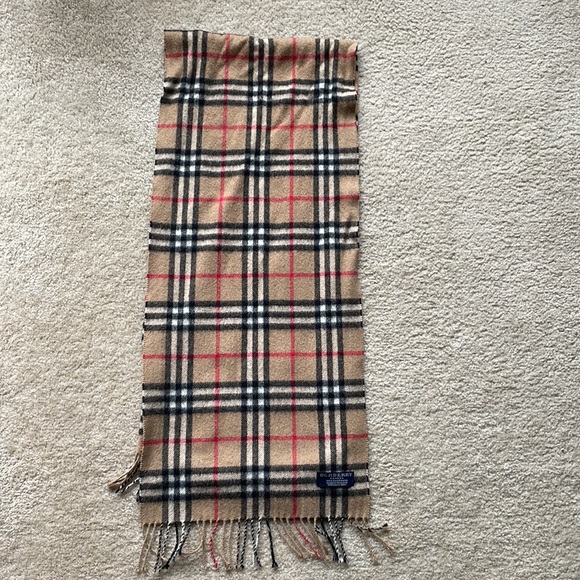 ..  Burberry Checkered Scarf - Picture 3 of 3